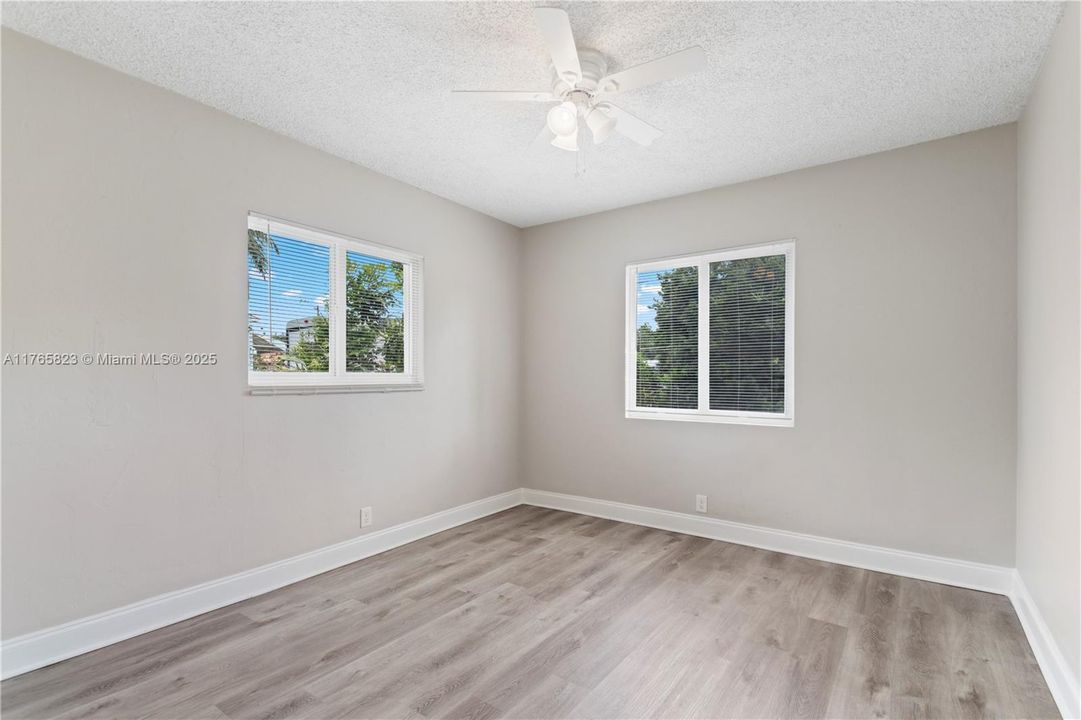 Recently Sold: $399,900 (3 beds, 1 baths, 1269 Square Feet)