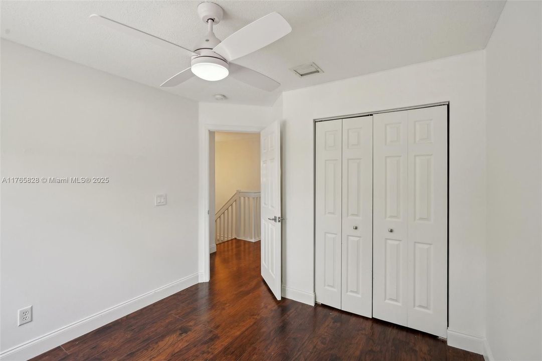 Vendido Recientemente: $449,000 (3 camas, 2 baños, 1361 Pies cuadrados)