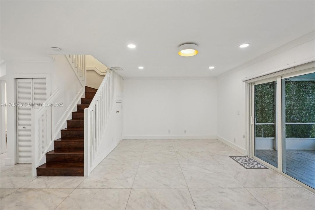 Vendido Recientemente: $449,000 (3 camas, 2 baños, 1361 Pies cuadrados)