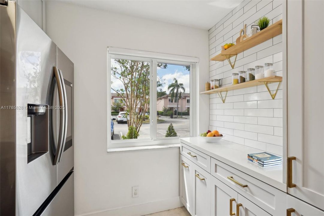 Vendido Recientemente: $449,000 (3 camas, 2 baños, 1361 Pies cuadrados)