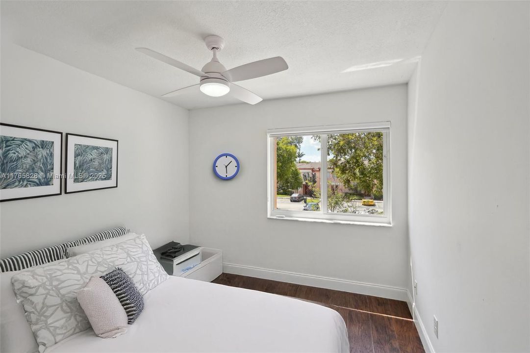 Vendido Recientemente: $449,000 (3 camas, 2 baños, 1361 Pies cuadrados)