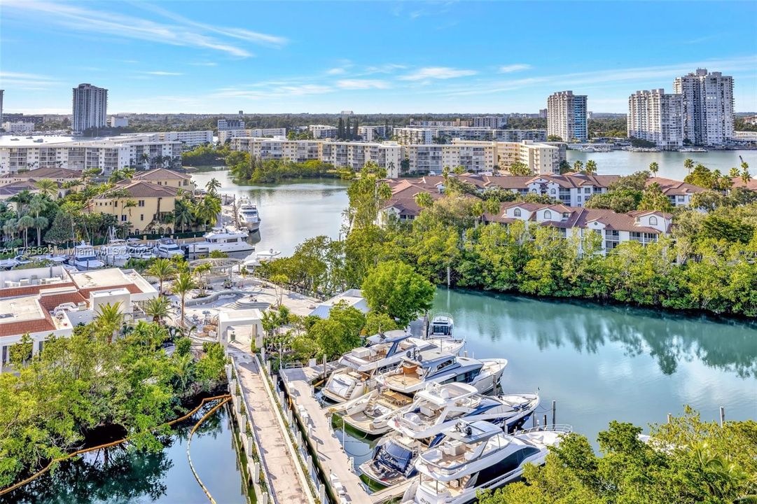 Vendido Recientemente: $2,750,000 (3 camas, 3 baños, 2608 Pies cuadrados)