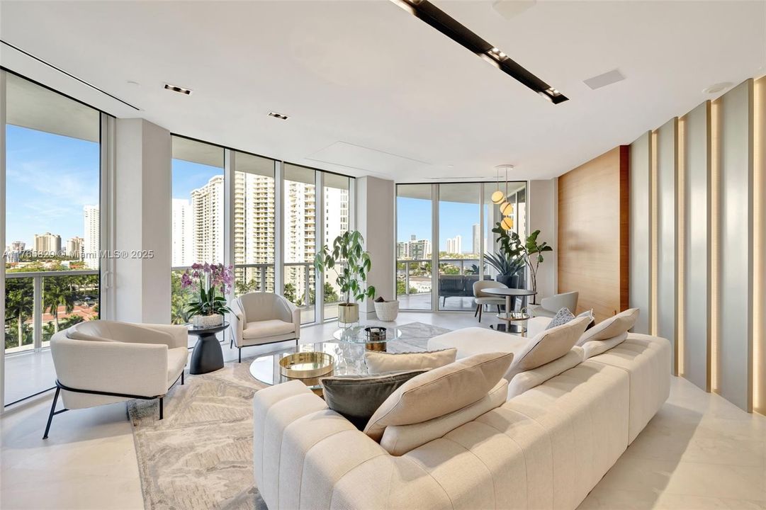 Vendido Recientemente: $2,750,000 (3 camas, 3 baños, 2608 Pies cuadrados)