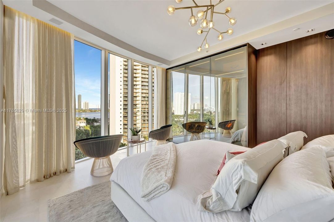 Vendido Recientemente: $2,750,000 (3 camas, 3 baños, 2608 Pies cuadrados)