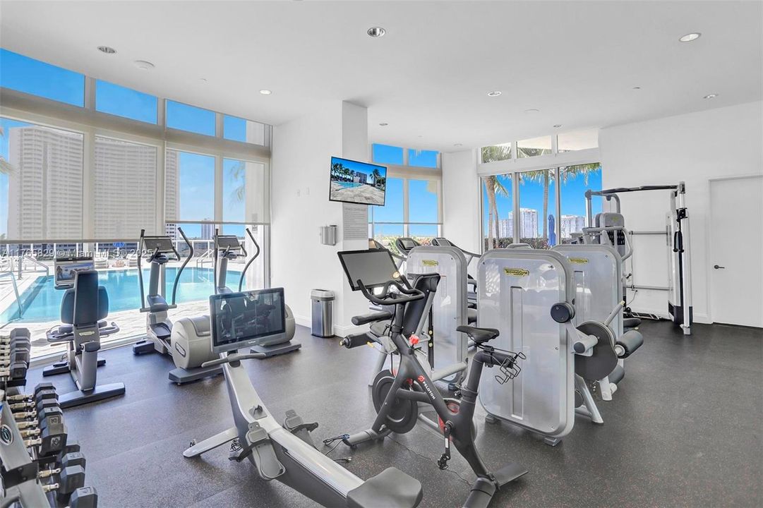 Vendido Recientemente: $2,750,000 (3 camas, 3 baños, 2608 Pies cuadrados)