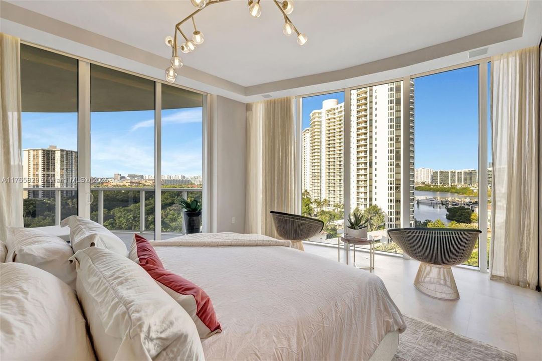 Vendido Recientemente: $2,750,000 (3 camas, 3 baños, 2608 Pies cuadrados)