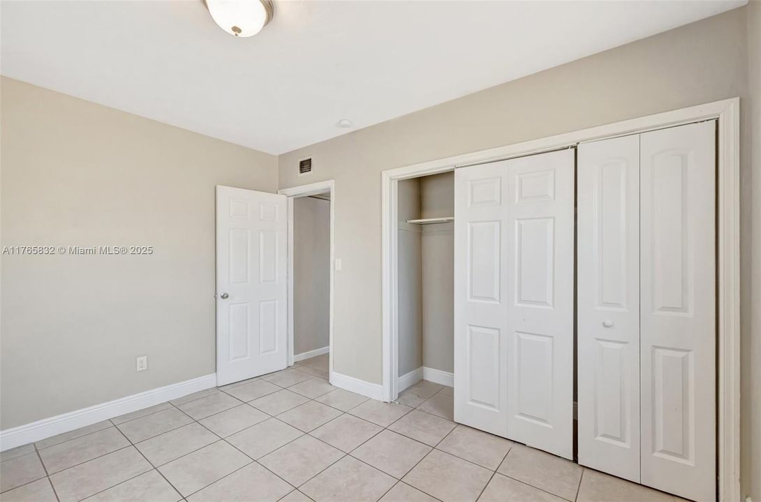 最近售出: $319,900 (2 贝兹, 1 浴室, 1220 平方英尺)