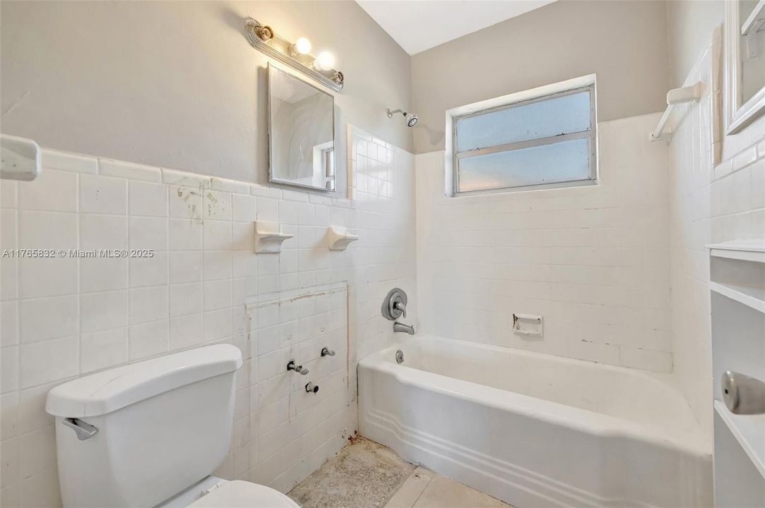 最近售出: $319,900 (2 贝兹, 1 浴室, 1220 平方英尺)