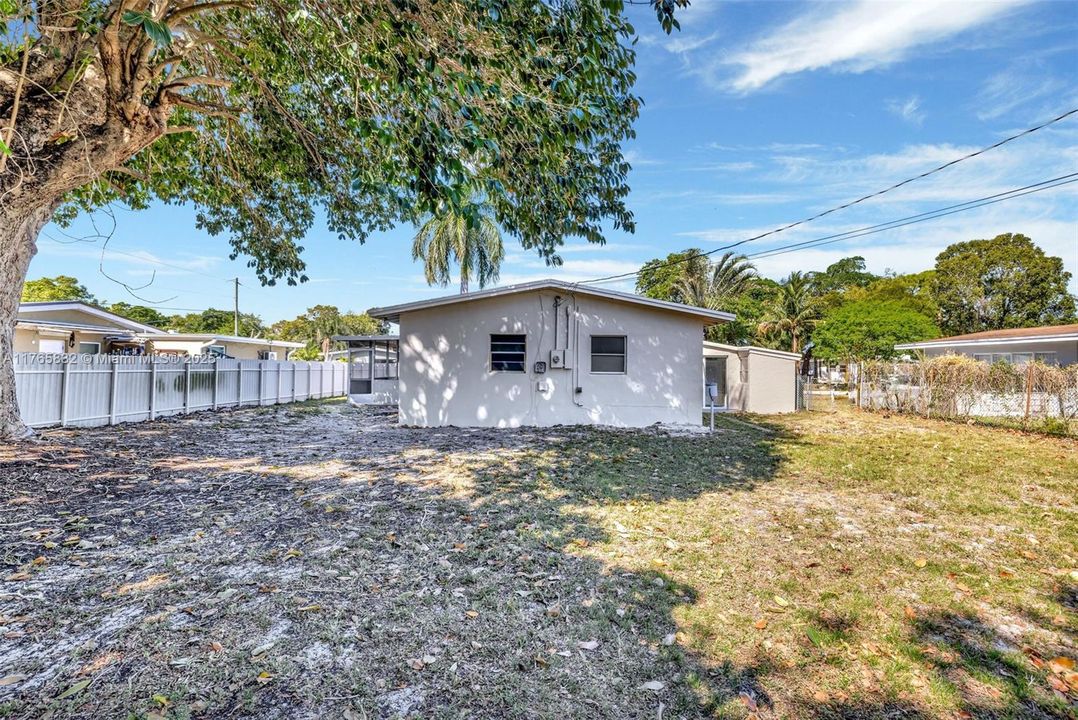 最近售出: $319,900 (2 贝兹, 1 浴室, 1220 平方英尺)