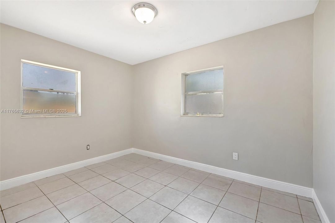 最近售出: $319,900 (2 贝兹, 1 浴室, 1220 平方英尺)