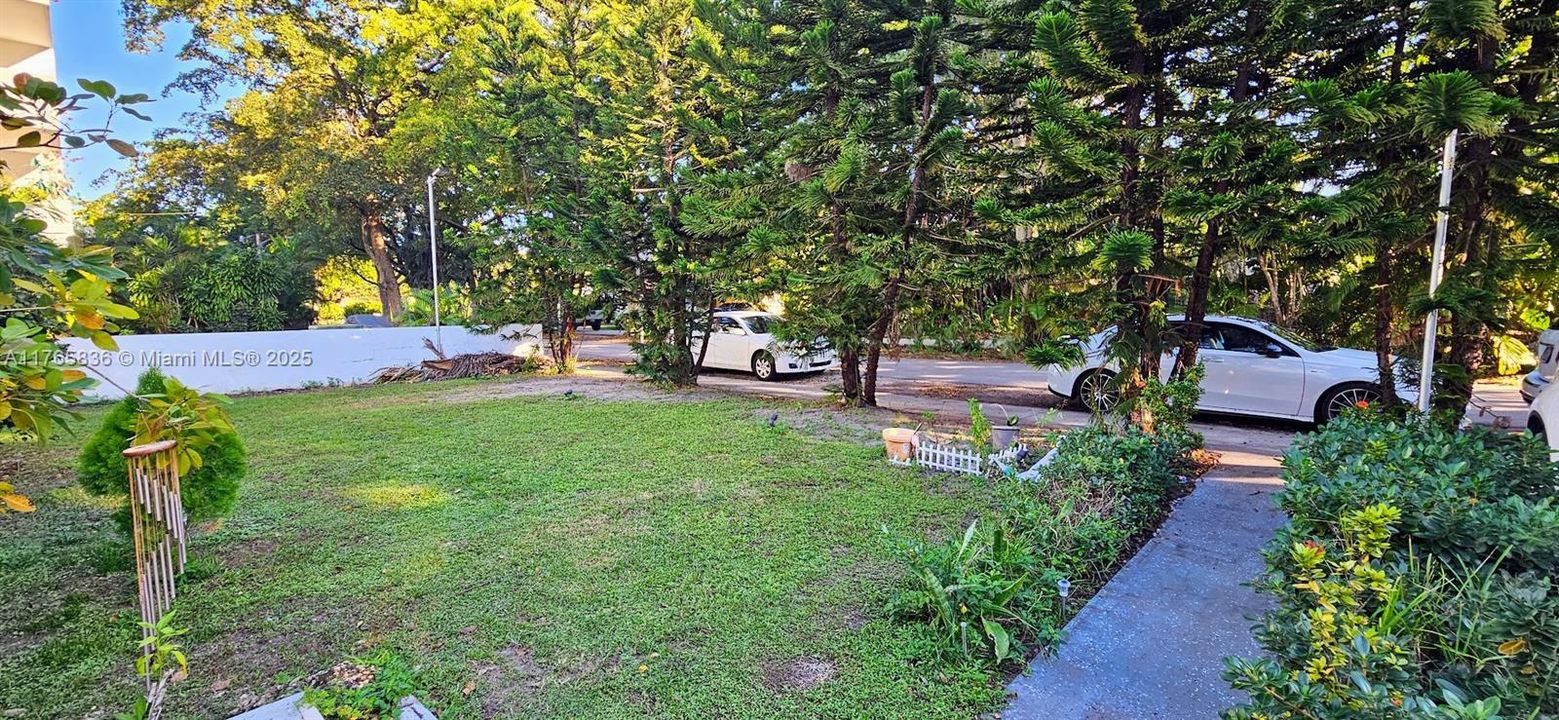 Recently Sold: $719,500 (3 beds, 2 baths, 1396 Square Feet)