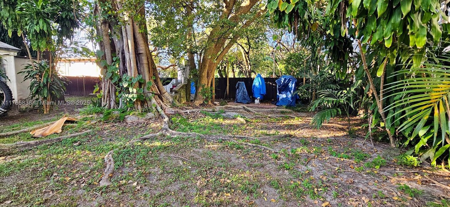 Recently Sold: $719,500 (3 beds, 2 baths, 1396 Square Feet)