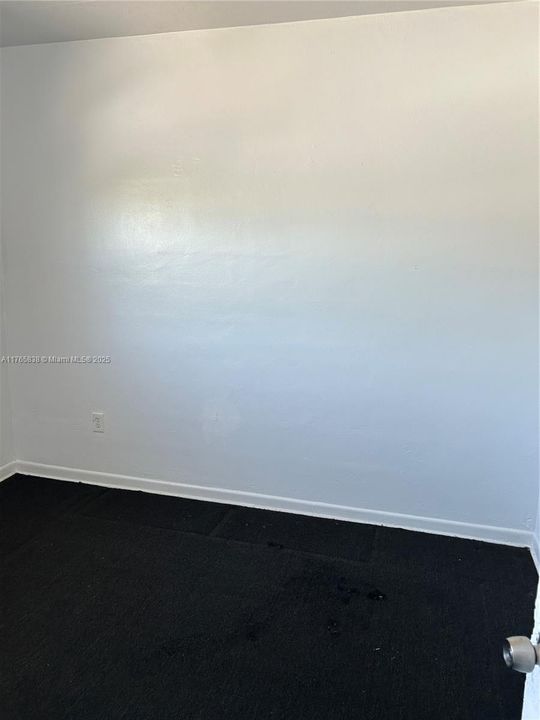 Active With Contract: $190,000 (2 beds, 1 baths, 788 Square Feet)