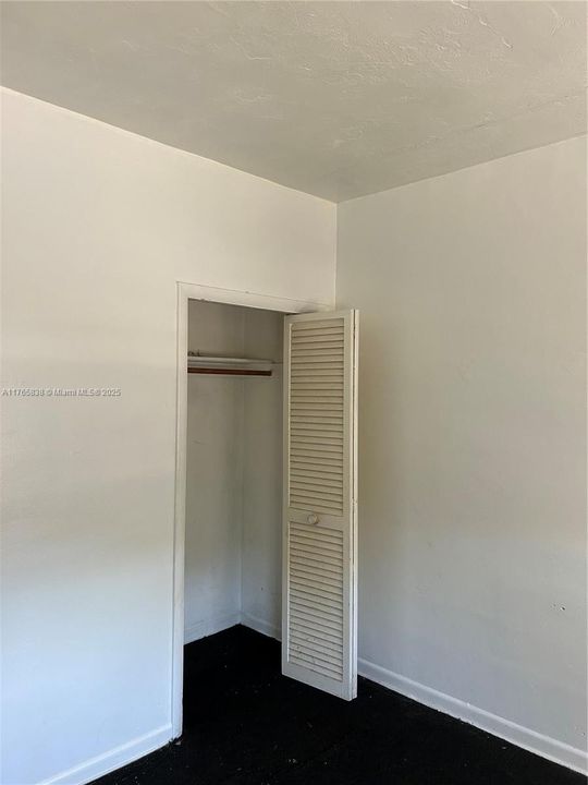 Active With Contract: $190,000 (2 beds, 1 baths, 788 Square Feet)
