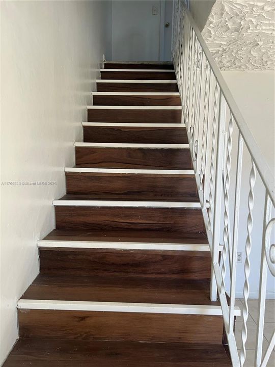 Active With Contract: $190,000 (2 beds, 1 baths, 788 Square Feet)