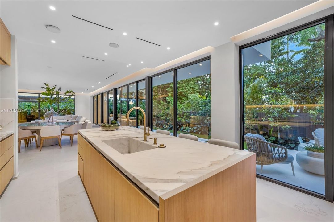 Recently Sold: $6,375,000 (4 beds, 5 baths, 0 Square Feet)