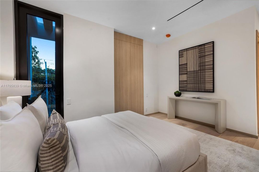 Recently Sold: $6,375,000 (4 beds, 5 baths, 0 Square Feet)