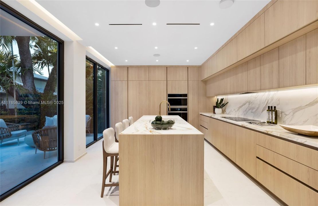 Recently Sold: $6,375,000 (4 beds, 5 baths, 0 Square Feet)