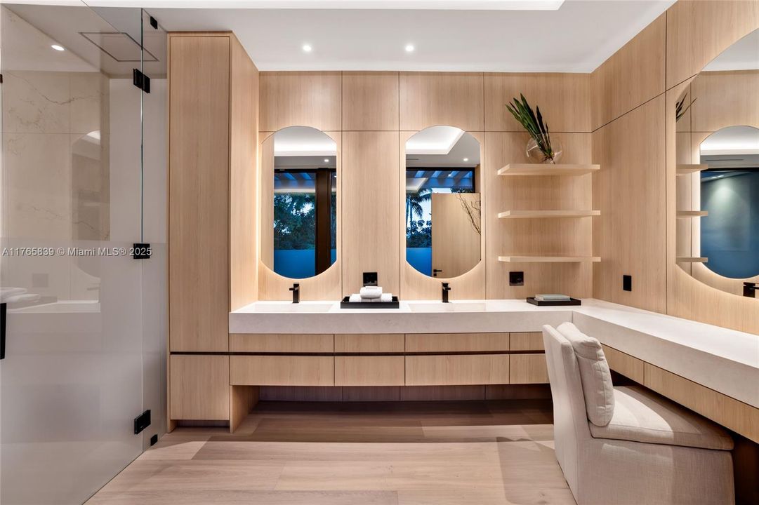 Recently Sold: $6,375,000 (4 beds, 5 baths, 0 Square Feet)