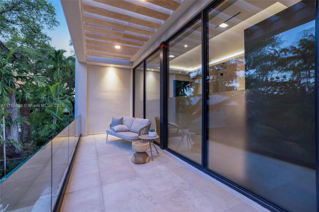 Recently Sold: $6,375,000 (4 beds, 5 baths, 0 Square Feet)