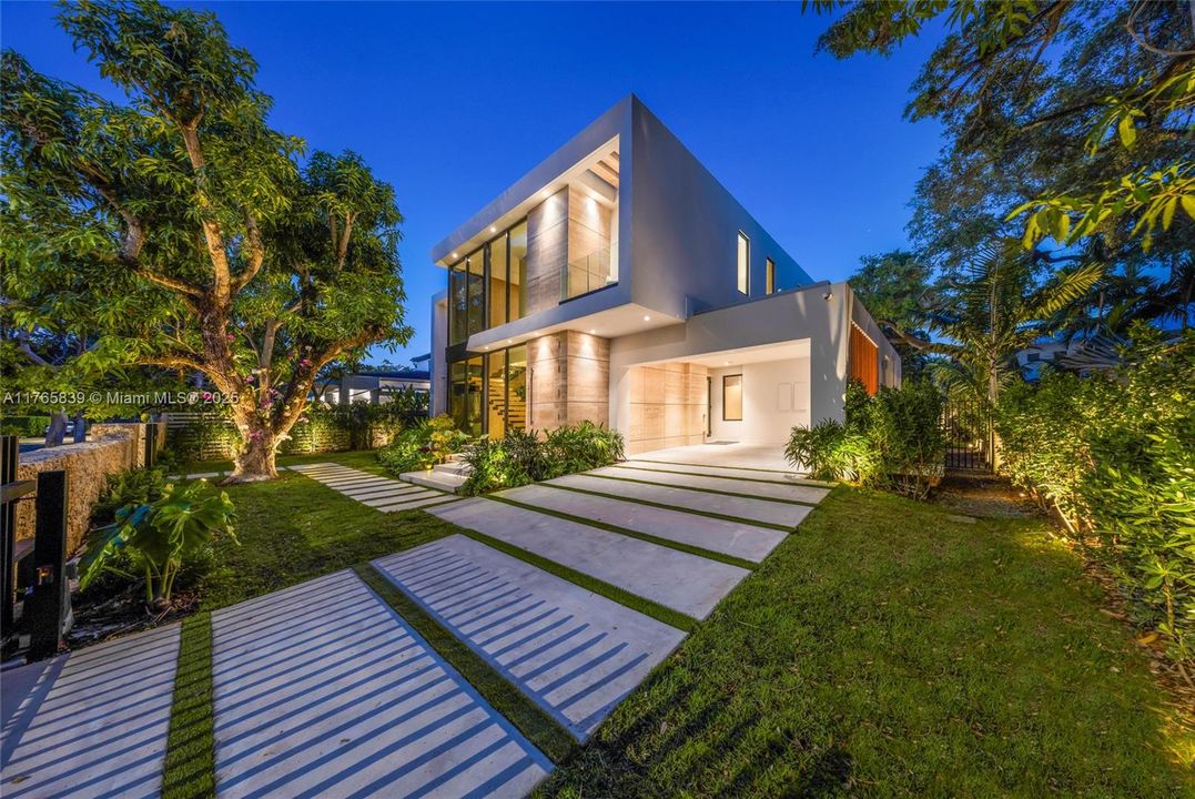 Recently Sold: $6,375,000 (4 beds, 5 baths, 0 Square Feet)