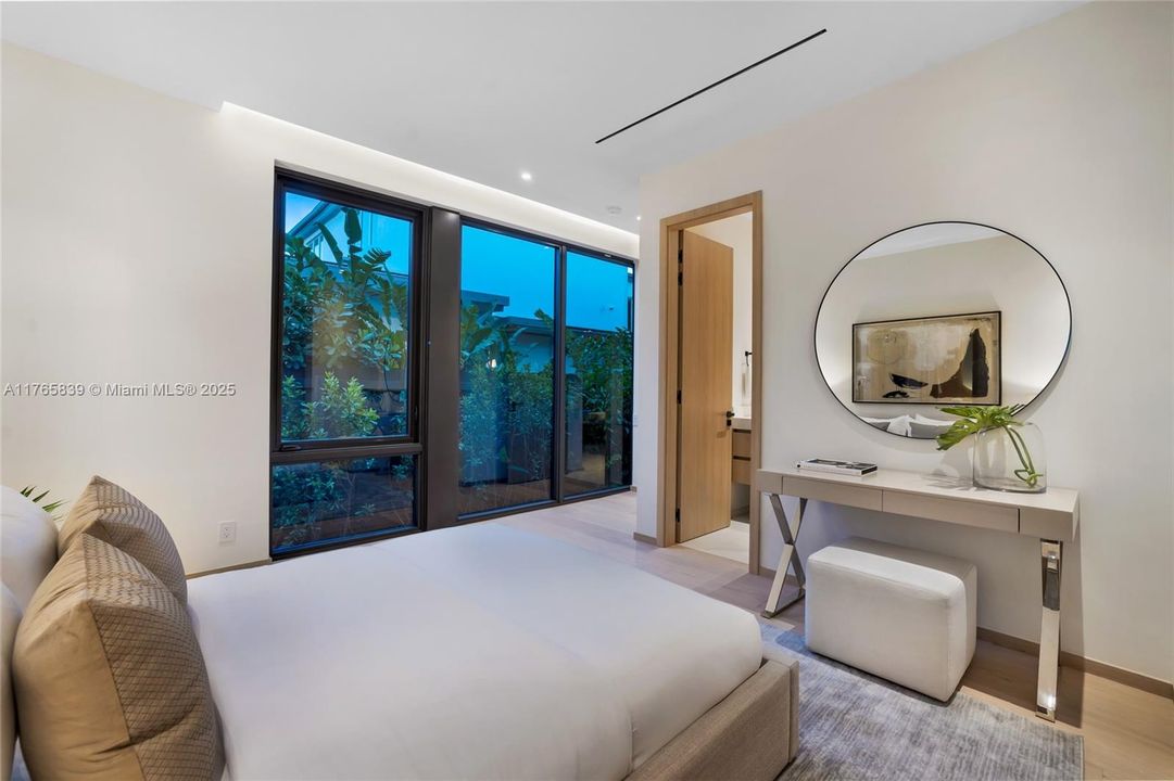 Recently Sold: $6,375,000 (4 beds, 5 baths, 0 Square Feet)