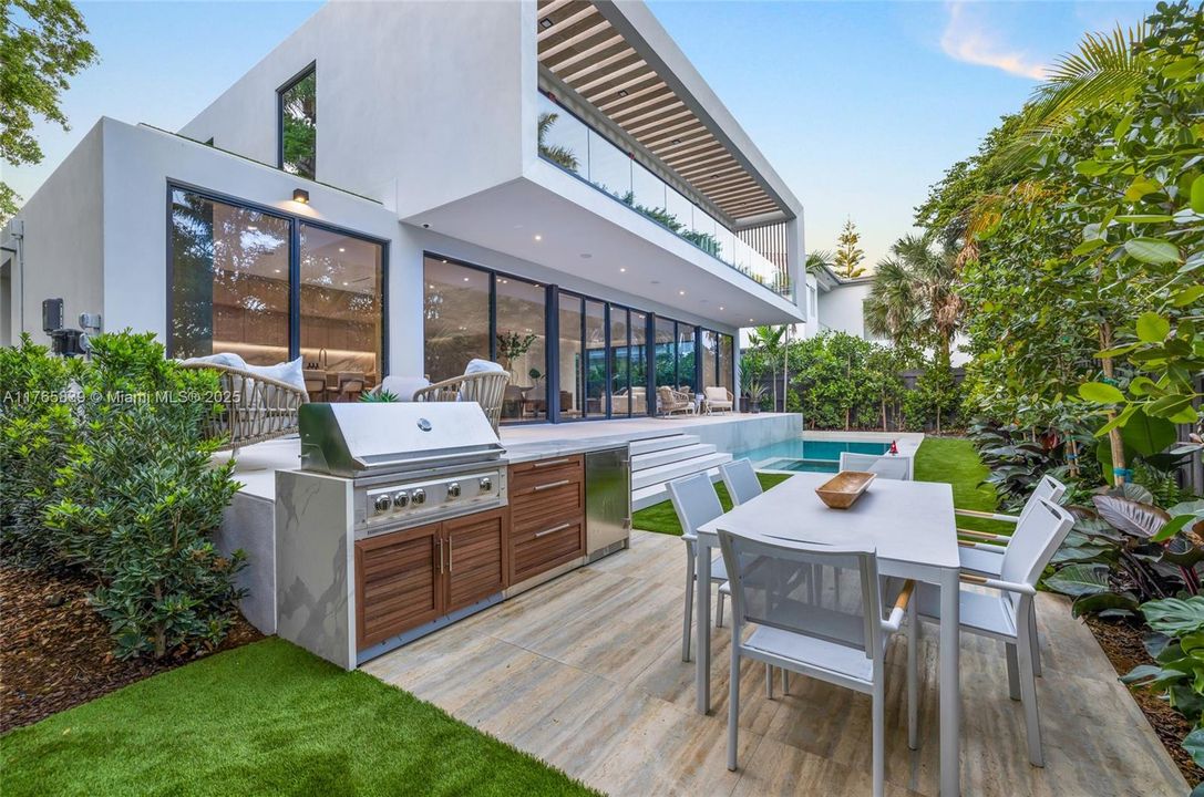 Recently Sold: $6,375,000 (4 beds, 5 baths, 0 Square Feet)