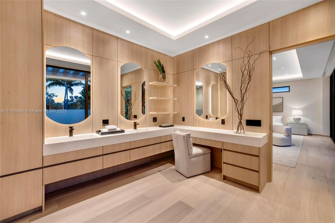 Recently Sold: $6,375,000 (4 beds, 5 baths, 0 Square Feet)