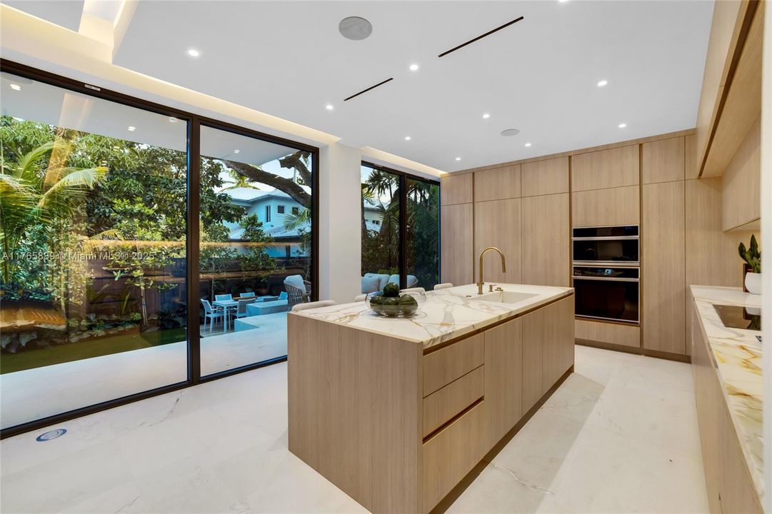 Recently Sold: $6,375,000 (4 beds, 5 baths, 0 Square Feet)