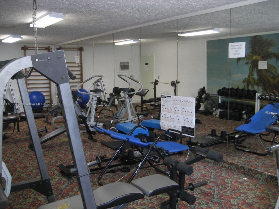 待售: $165,000 (2 贝兹, 1 浴室, 875 平方英尺)