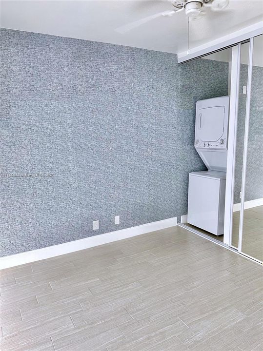 待售: $165,000 (2 贝兹, 1 浴室, 875 平方英尺)