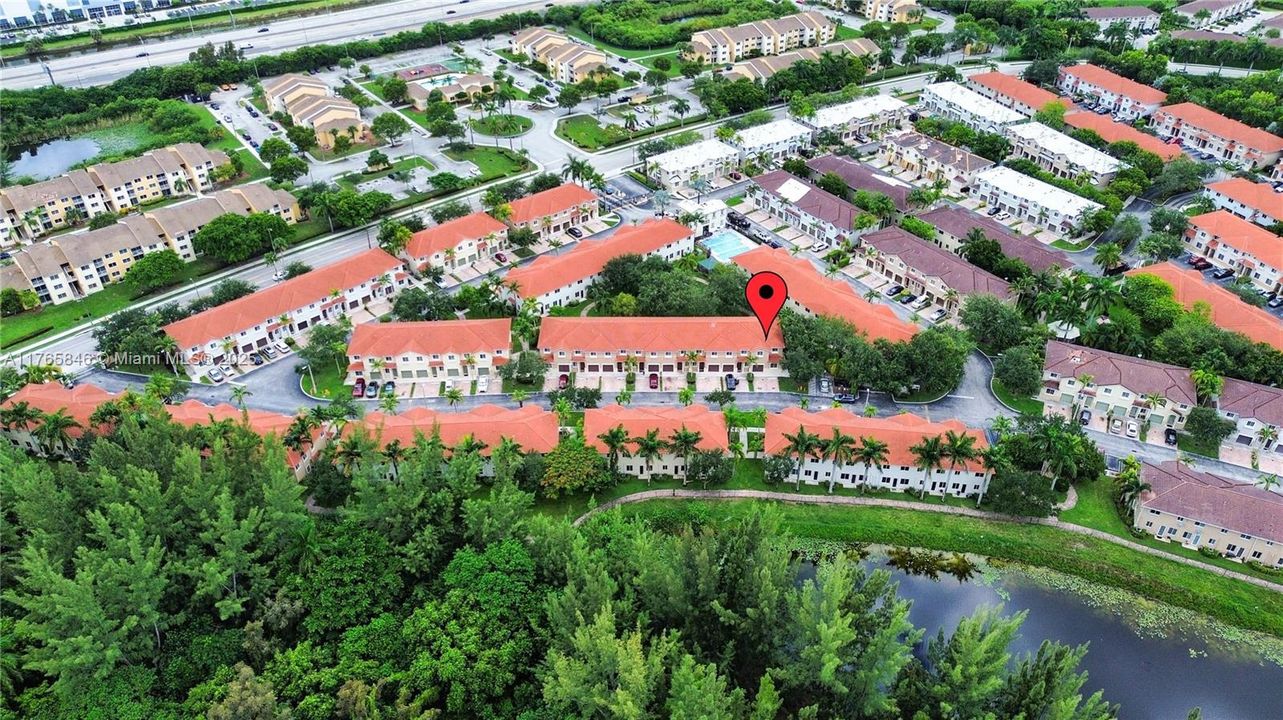 Recently Sold: $415,000 (4 beds, 3 baths, 1716 Square Feet)