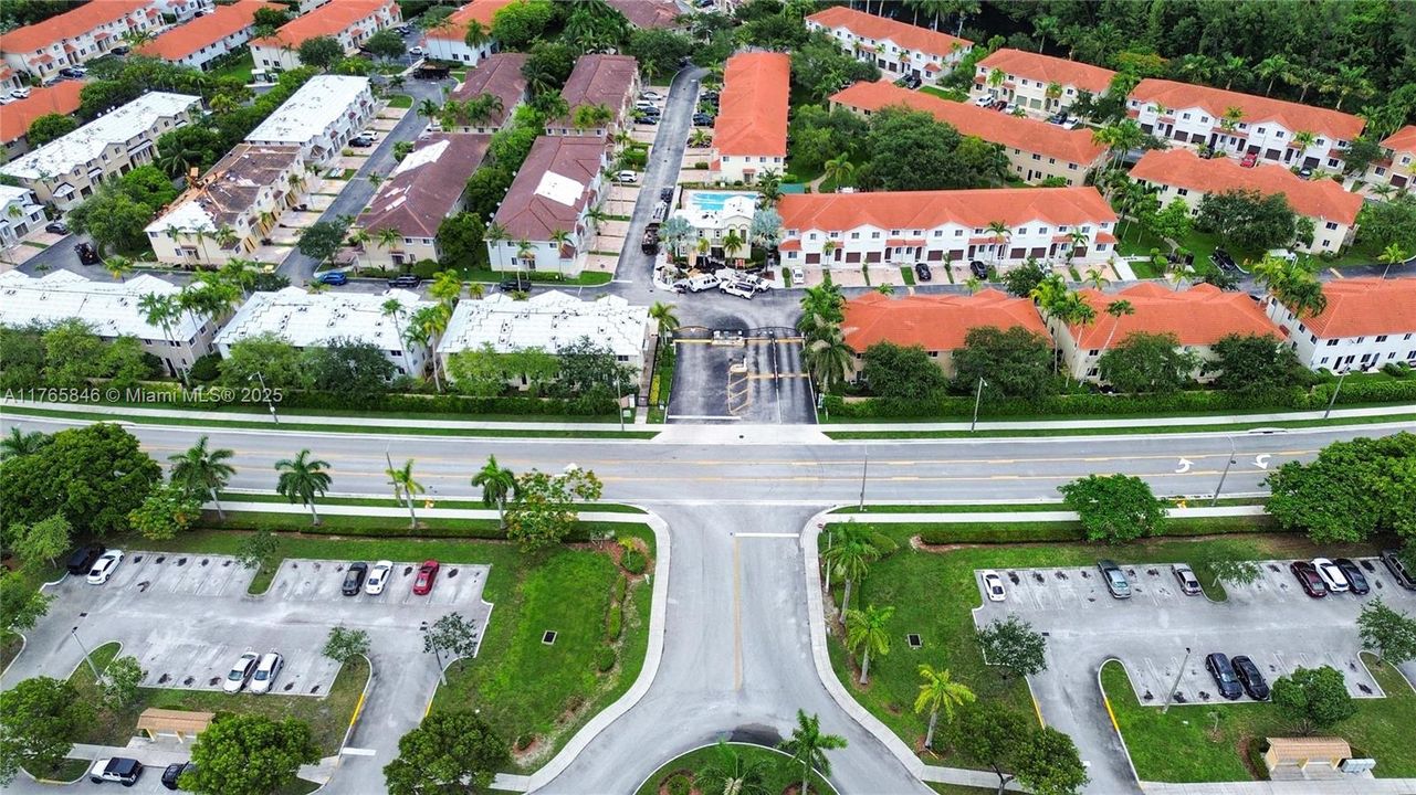 Recently Sold: $415,000 (4 beds, 3 baths, 1716 Square Feet)