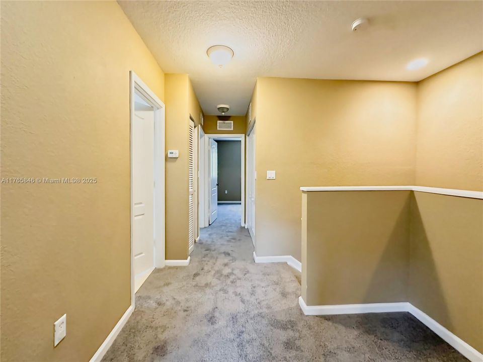 Recently Sold: $415,000 (4 beds, 3 baths, 1716 Square Feet)