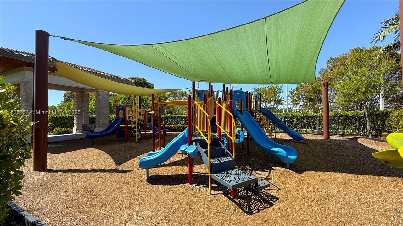 Recently Sold: $675,000 (4 beds, 2 baths, 1793 Square Feet)