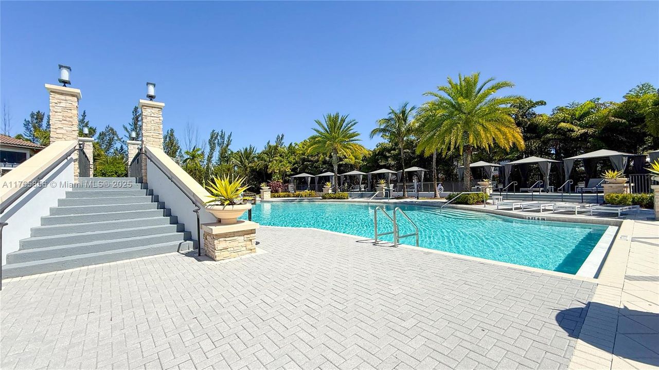 Recently Sold: $675,000 (4 beds, 2 baths, 1793 Square Feet)