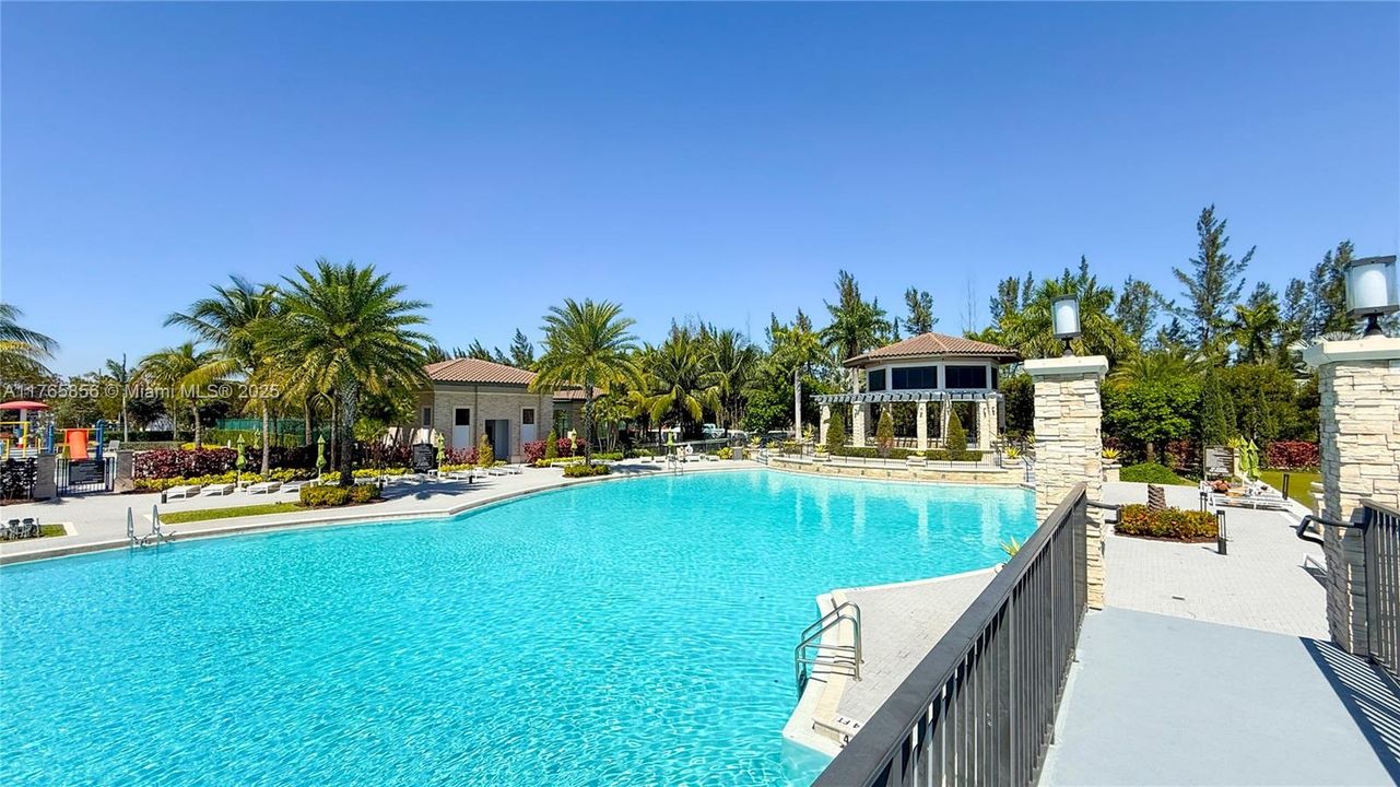 Recently Sold: $675,000 (4 beds, 2 baths, 1793 Square Feet)