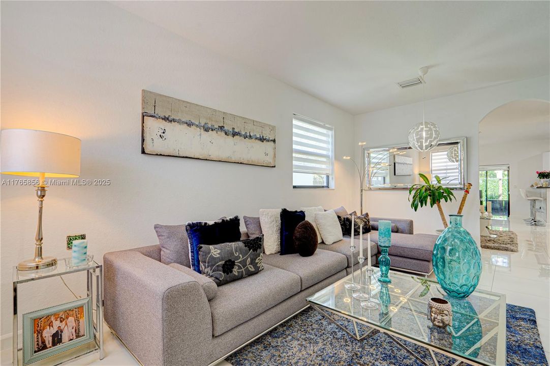 Recently Sold: $675,000 (4 beds, 2 baths, 1793 Square Feet)