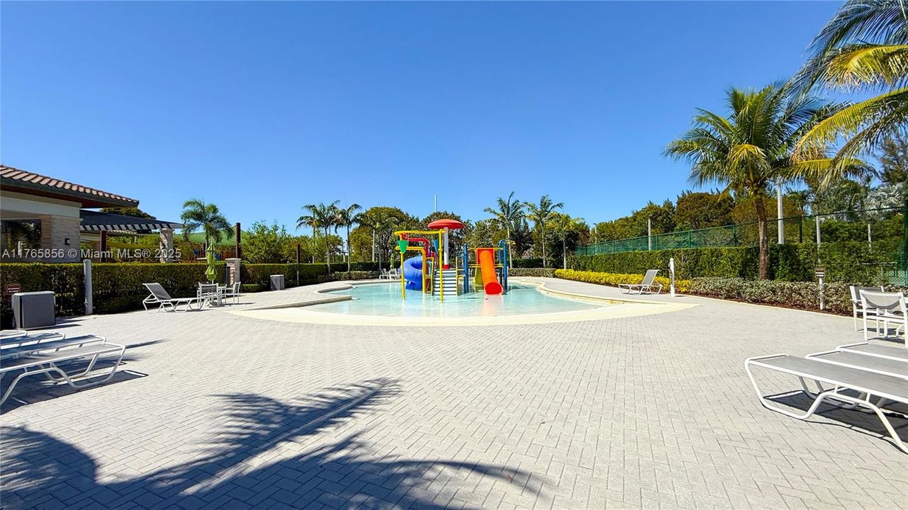 Recently Sold: $675,000 (4 beds, 2 baths, 1793 Square Feet)