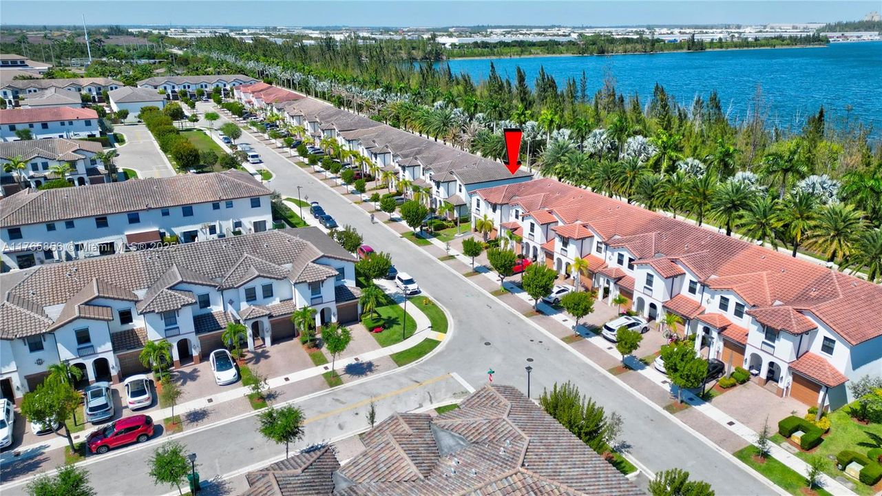 Recently Sold: $675,000 (4 beds, 2 baths, 1793 Square Feet)