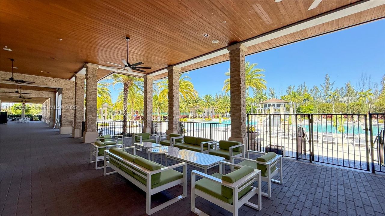 Recently Sold: $675,000 (4 beds, 2 baths, 1793 Square Feet)