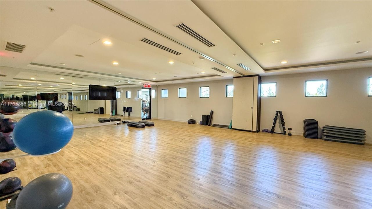 Recently Sold: $675,000 (4 beds, 2 baths, 1793 Square Feet)