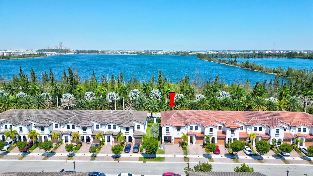 Recently Sold: $675,000 (4 beds, 2 baths, 1793 Square Feet)