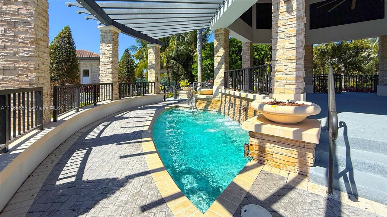 Recently Sold: $675,000 (4 beds, 2 baths, 1793 Square Feet)