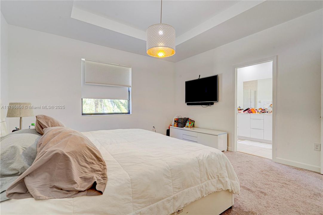 Recently Sold: $675,000 (4 beds, 2 baths, 1793 Square Feet)