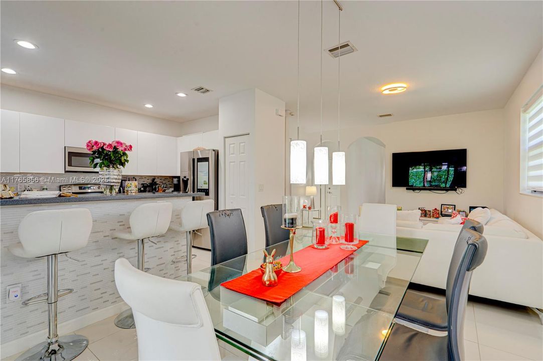 Recently Sold: $675,000 (4 beds, 2 baths, 1793 Square Feet)