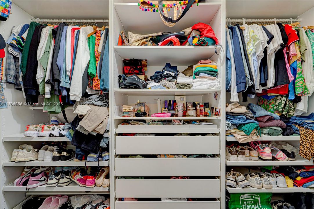 Recently Sold: $675,000 (4 beds, 2 baths, 1793 Square Feet)