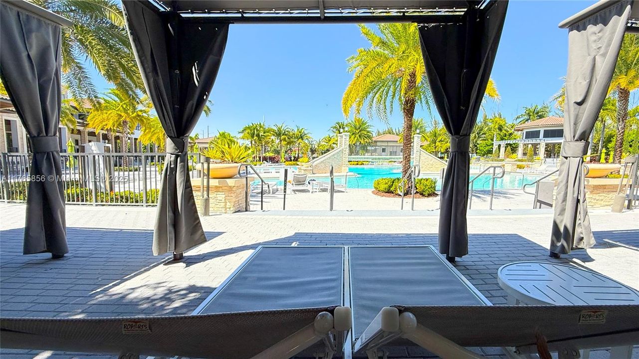 Recently Sold: $675,000 (4 beds, 2 baths, 1793 Square Feet)