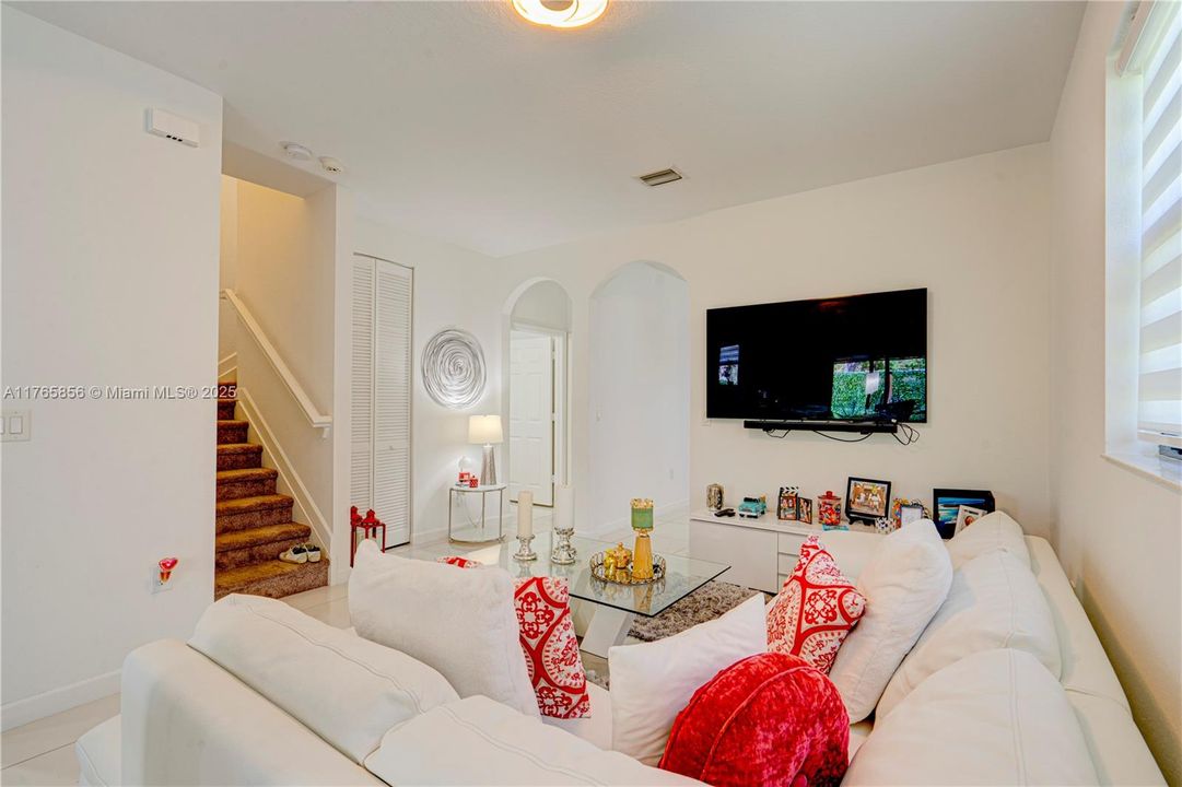 Recently Sold: $675,000 (4 beds, 2 baths, 1793 Square Feet)