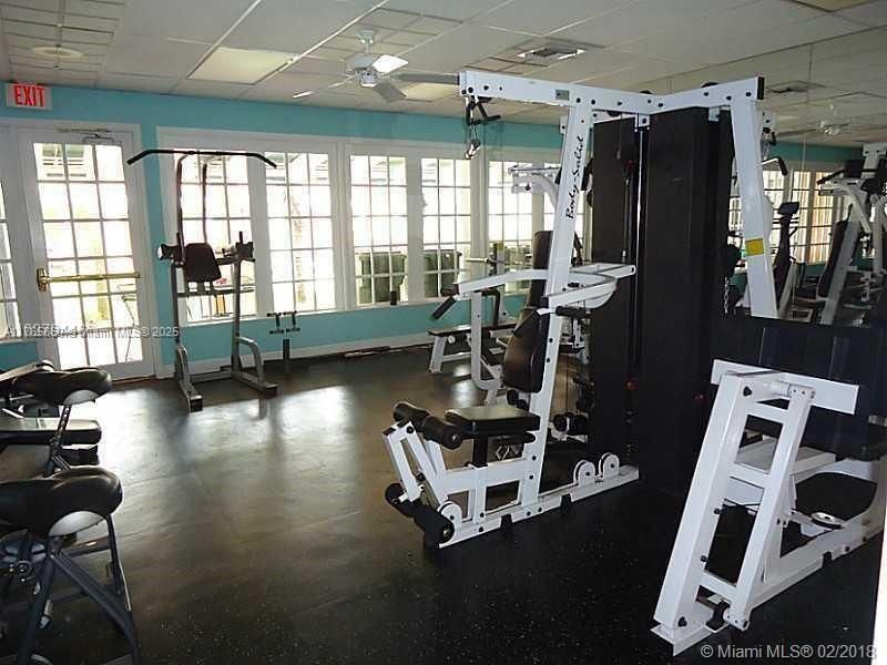 最近租的: $2,000 (2 贝兹, 2 浴室, 1070 平方英尺)